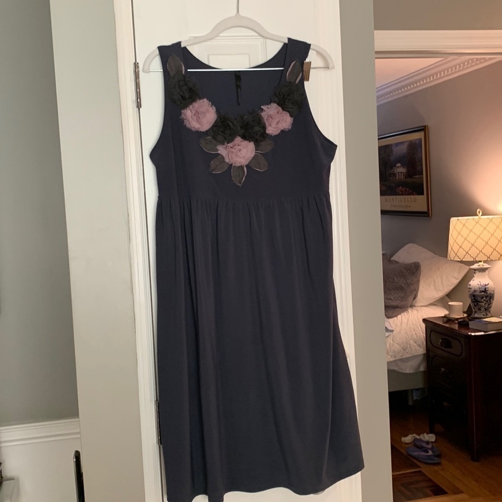 Medium. Nic&Dom navy dress with 3-D flowers EUC great for lounge coverup+more